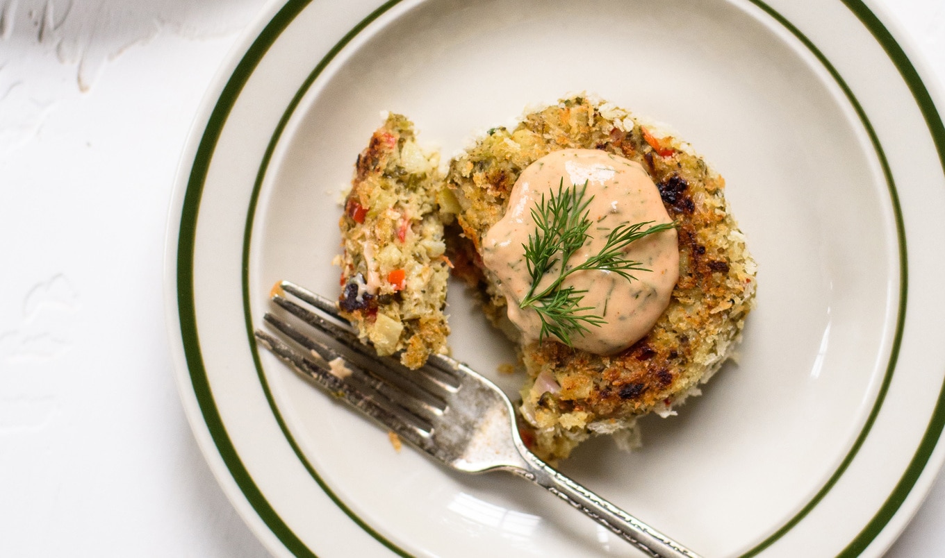 Jackfruit Crab Cakes With Creamy Remoulade Sauce
