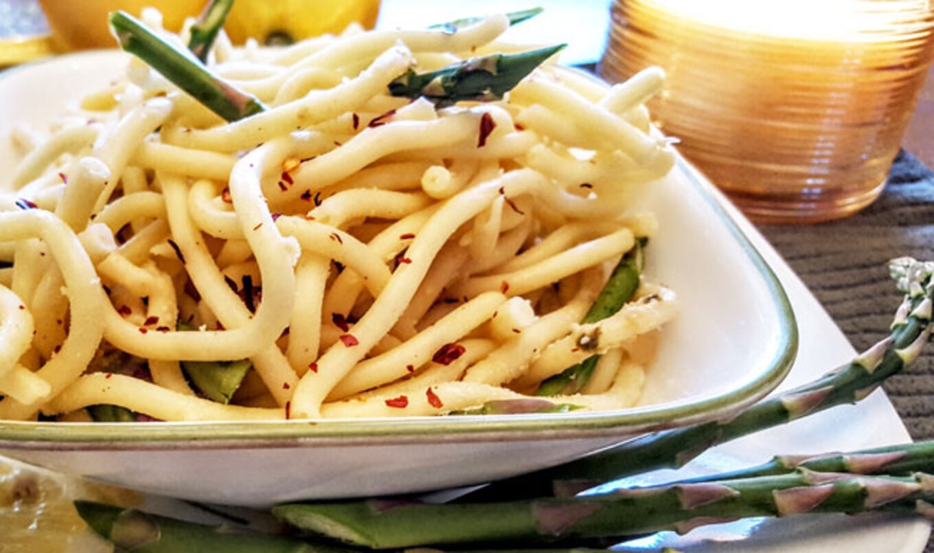 Vegan Lemon Bucatini With Asparagus, Wine, and Butter