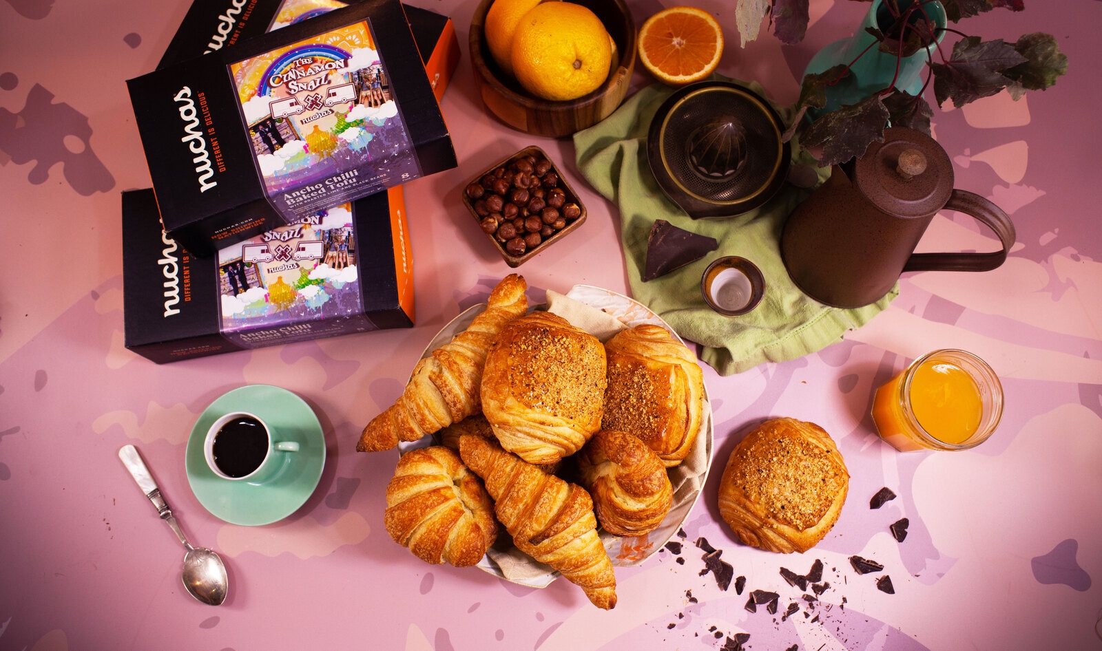 VegNews.CinnamonSnailNuchas3