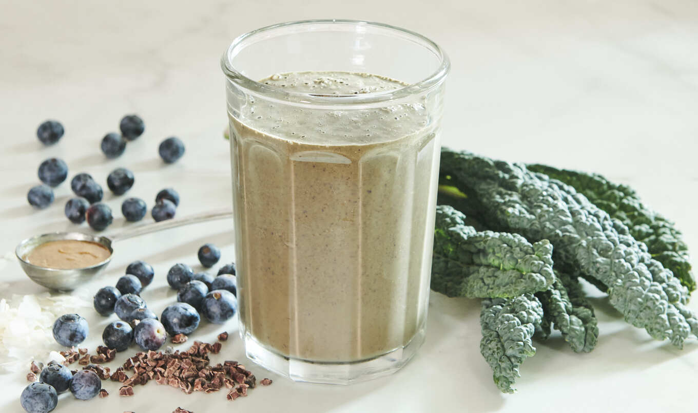 Chocolate Açaí Coconut Smoothie With Kale and Blueberries