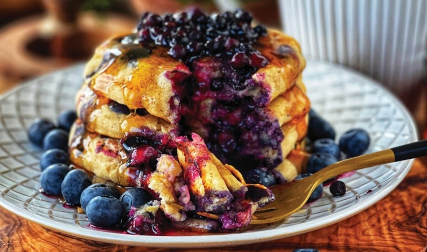 Blueberry Vanilla Pancakes With Maple Syrup