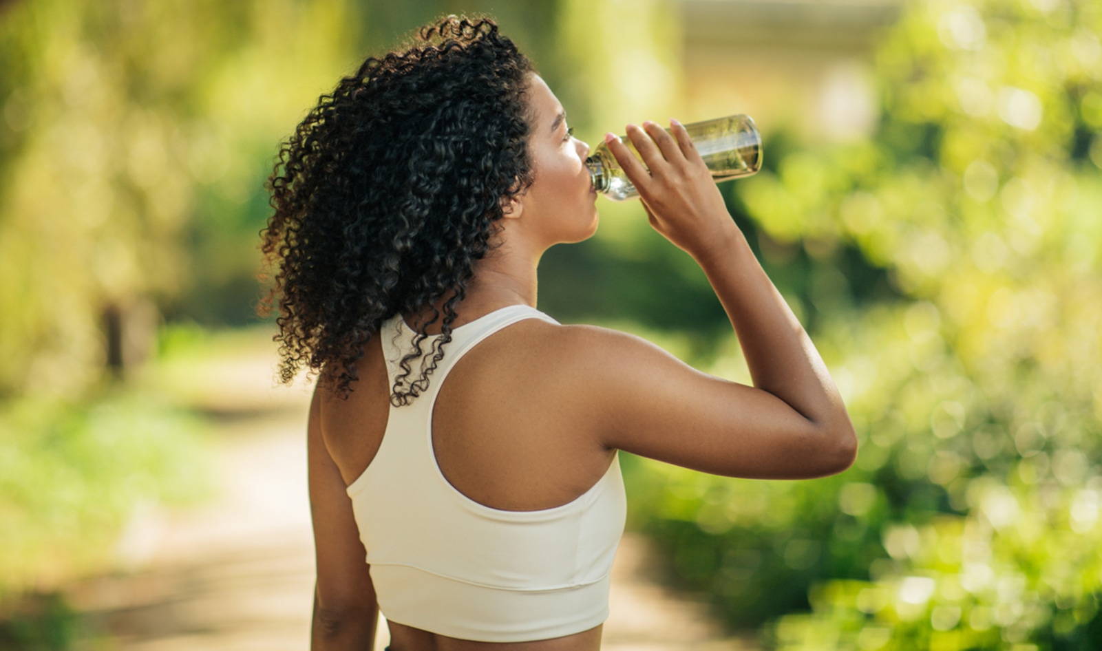 We Asked the Experts: The Best Ways to Ease Bloating
