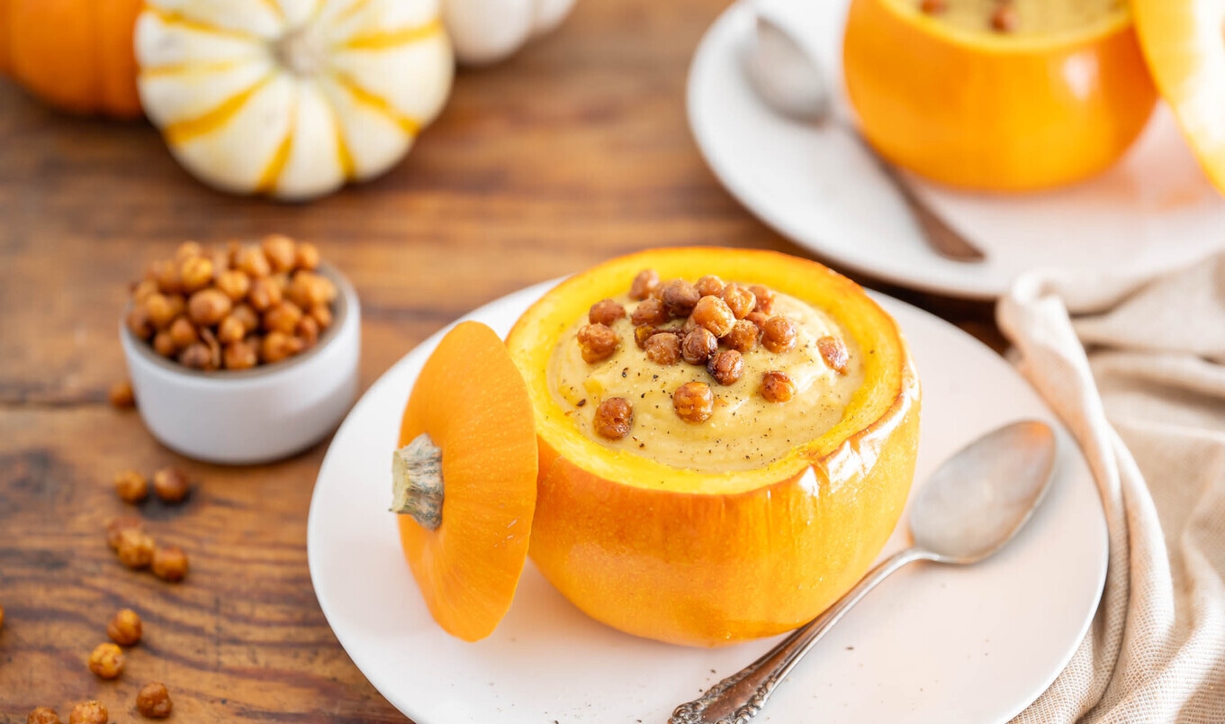 Autumn-Spiced Pumpkin Soup With Crispy Roasted Chickpeas